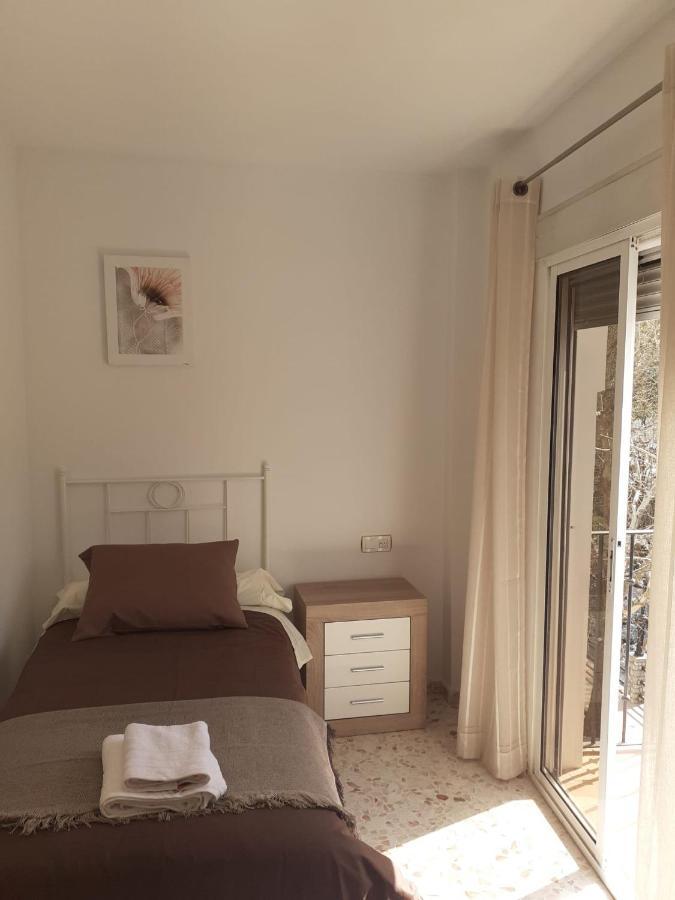 Apartamentos Pinos Genil Luaran gambar