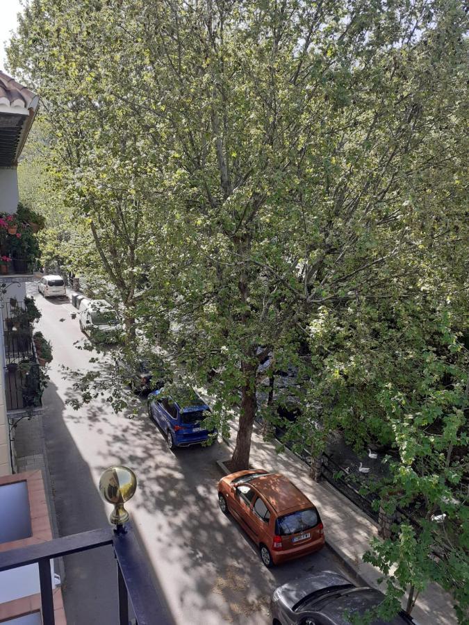 Apartamentos Pinos Genil Luaran gambar
